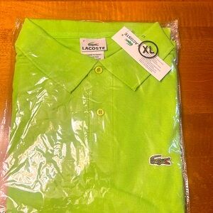 1 green T-shirt